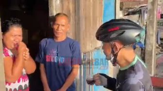Seruput Kopi dan Makan Kacang, Wali Kota Pontianak Edi Rusdi Kamtono Berlebaran ke Rumah Warganya