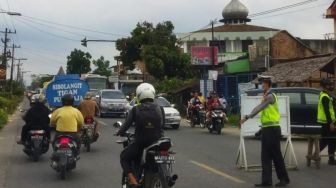 Urai Macet Jalur Medan-Berastagi, Polisi Alihkan Arus Lalu Lintas di Pancurbatu