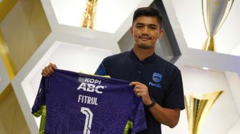 Kiper Persib Bandung Fitrul Manfaatkan Libur Piala Presiden 2022 Bersama Keluarga di Garut