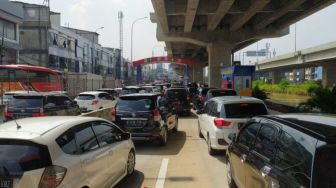 Pantauan Jalan Kalimalang Bekasi Siang Ini Macet Tak Bergerak, Imbas Kebijakan One Way