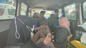 Mobil Ambulans Relawan Beringin Bawa Rombongan Wisatawan, Coba Terobos One Way Puncak Bogor, Berujung Seperti Ini