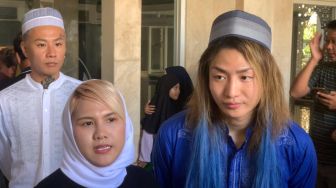 Kenalkan Budaya Islam, Evelin Nada Anjani Ajak Para DJ Asal Jepang ke Masjid
