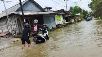 Banjir Merendam Dua Desa di Lamongan Imbas Luapan Sungai Bengawan Njero
