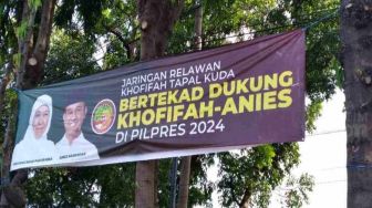 Spanduk Duetkan Khofifah-Anies Baswedan Pilpres 2024 Terpampang di Probolinggo
