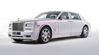 The Best 5 Oto: Rolls-Royce Phantom Refleksikan Carmaker Berusia Seabad Lebih, China Garap Mobil Listrik Cadillac LYRIQ