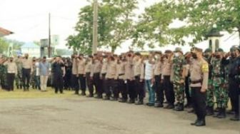 500 Anggota Polisi dan TNI Dikerahkan untuk Amankan Ritual Adat Pukul Sapu di Maluku Tengah