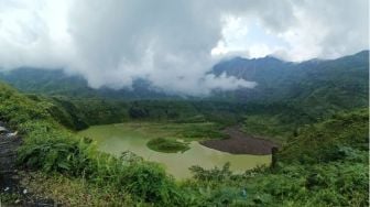 Gunung Galunggung Tasikmalaya Longsor, Terdengar Suara Gemuruh dari Kawasan Wisata Kawah