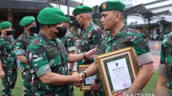 Tangkap Pembunuh Babinsa dan Istrinya, Tim TNI AD-Polri Dapat Penghargaan dari KSAD Jenderal Dudung