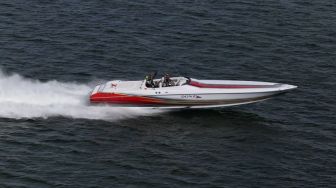 Penumpang Takut Minta Speed Boat Jalan Pelan, Ekspresi Sopir Bikin Ngakak