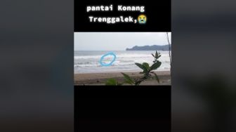 Momen Pemancing di Pantai Konang Trenggalek Terseret Ombak, Netizen Kecam Respon Perekam