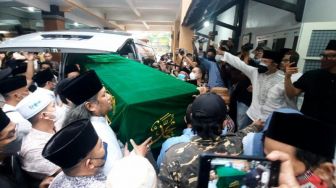 Tiba di Pesantren Tebuireng Jombang, Jenazah Lily Wahid Disemayamkan di Dalem Kasepuhan