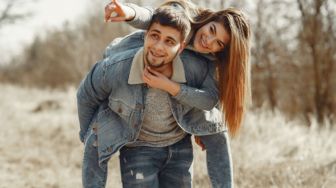4 Kelebihan Menjalin Hubungan Asmara dengan Orang yang Sulit Jatuh Cinta