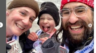 Pasangan Ini Dikritik karena Membiarkan Putranya Berusia 6 Tahun Ikut Lomba Maraton 42 Kilometer