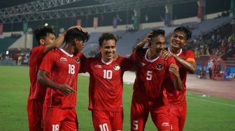 Dominasi Pertandingan, Timnas Indonesia U-23 Ungguli Filipina 2-0 di Babak Pertama
