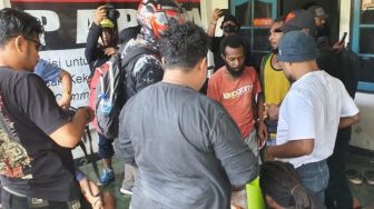 Juru Bicara Petisi Rakyat Papua Jefry Wenda Ditangkap