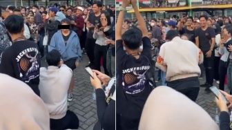 So Sweet, Viral Aksi Pria Lamar Kekasih saat Ramai Orang di Tengah Konser, Sukses Bikin Iri Para Jomblo!