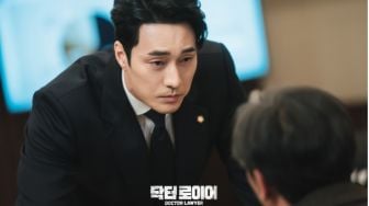 Potret So Ji Sub sebagai Pengacara Tampan di Drama "Doctor Lawyer"