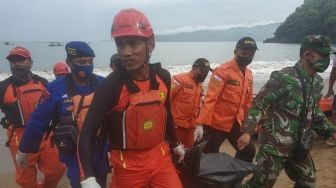 Nelayan Trenggalek Temukan Jasad Remaja yang Terseret Ombak Pantai Konang Kemarin