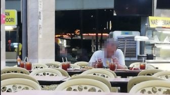 Menguras Air Mata! Lelaki Tua Ini Selalu Pesan 8 Porsi Walau Makan Sendiri di Restoran yang Sama