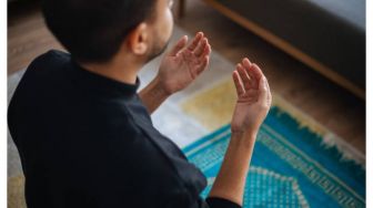 Panduan Sholat Taubat Nasuha Lengkap Sesuai Sunnah: Niat, Tata Cara, Doa