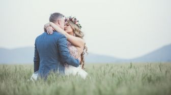 Tak Punya Duit, Pasangan Ini Minta Tamu Ikut Patungan Biayai Pesta Pernikahan sampai Bulan Madu