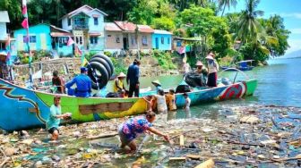 Kawasan Sungai Batang Arau Padang Terkontaminasi Sampah Mikroplastik, Paling Tinggi di Pesisir Barat Sumatera