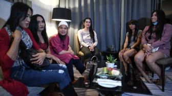 Momen Ustaz Ebit Lew Kunjungi Tempat Transgender di Surabaya