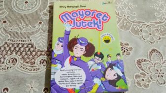 Jangan Pernah Tinggalkan Ibadah dalam Novel Mayoret Jutek!