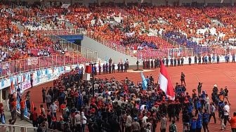 Hadiri Acara May Day Fiesta di GBK, Kapolri Ajak Massa Buruh Nyanyi Lagu Padamu Negeri