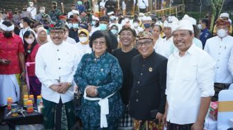 Hadiri Pagelaran Nuwur Kukuwung Ranu, Wagub Cok Ace Ungkap Makna Tumpek Wariga Kepada Menteri