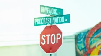Sudah Produktif, Tapi Nggak Ada Kemajuan? Awas, Productive Procrastination!