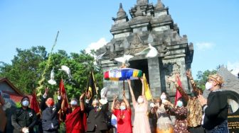 Meccaya Group Libatkan UMKM dan Masyarakat Untuk Dukung Perayaan Trisuci Waisak 2022 di Candi Pawon
