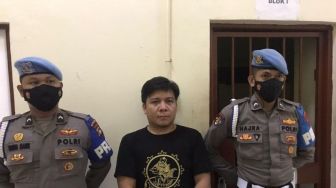 Polisi Buron Dikejar-kejar Utang, Brigadir Rigel Banting Stir jadi Sopir Taksol hingga Pegawai Kelab Malam