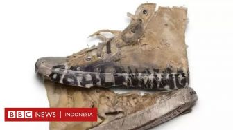 Balenciaga: Siapa Pencipta Sepatu Model Rusak yang Dijual Rp27 Juta?