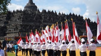 Ganjar Pranowo Diserbu Publik Usai Luhut Sebut Tiket Candi Borobudur Rp 750 Ribu, Netizen: Saya Wisata Google Aja Pak!