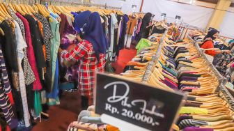 Larangan Thrifting Disorot, Apa Solusi Bagi Pedagang Pakaian Bekas Impor?