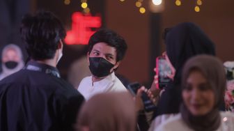Youtuber Atta Halilintar ditemui saat menghadiri acara halal bihalal Ps Store di Ps Store, Condet, Jakarta, Selasa (17/5/2022). [Suara.com/Angga Budhiyanto]