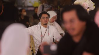Pemeran Ricky Harun ditemui saat menghadiri acara halal bihalal Ps Store di Ps Store, Condet, Jakarta, Selasa (17/5/2022). [Suara.com/Angga Budhiyanto]