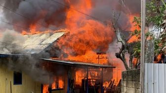 Kebakaran di Jalan Senyiur Samarinda, 36 Orang Terpaksa Kehilangan Rumah