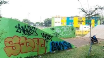 Ada Coretan Grafiti di Gedung Creative Center yang Baru Diresmikan, Publik: Bekasi Mah Udah Gak Heran