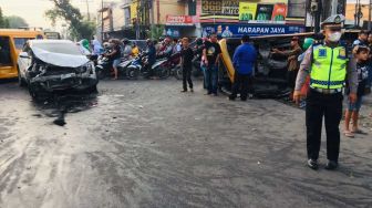 Kecelakaan di Medan, Mobil Alami Kerusakan-Angkot Terbalik, Pengemudi Menghilang