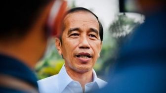 Jokowi Izinkan Buka Masker di Ruang Terbuka, Epidemiolog: Jangan Percaya 