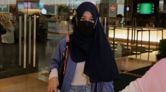 Aktris Adiba Khanza Az-Zahra ditemui di salah satu pusat perbelanjaan di Jakarta, Kamis (19/5/2022). [Suara.com/Angga Budhiyanto]