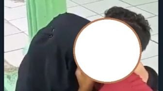 Video Bocil Ciuman Viral, Warganet Minta Dipantau Terus Sampai Emaknya Tahu!