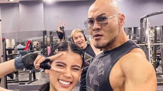 Azka Tak Panggil Ibu ke Sabrina Chairunnisa, Warganet Ini Direspons Ngakak Oleh Deddy Corbuzier