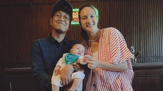 Putri Nadine Chandrawinata Dibaptis, Keluarga Dimas Anggara Ikut Hadir