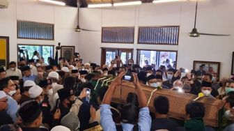 Meninggal Dunia, Bamsoet, Zulhas hingga Akbar Tanjung Melayat ke Rumah Duka Fahmi Idris