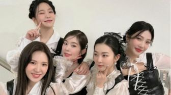 Tampil Cantik, Red Velvet Berhasil Pukau Penonton 'Allobank Festival 2022'
