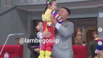 Terkuak Sisi Lain Kim Jong Un, Ternyata Bisa Bersikap Manis ke Anak-Anak