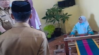 Tenun Ternate Hampir Punah Karena Pengrajin Tersisa 4 Orang